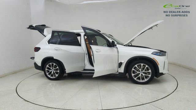 Used 2025 BMW X5 xDrive40i AWD/4WD image 71