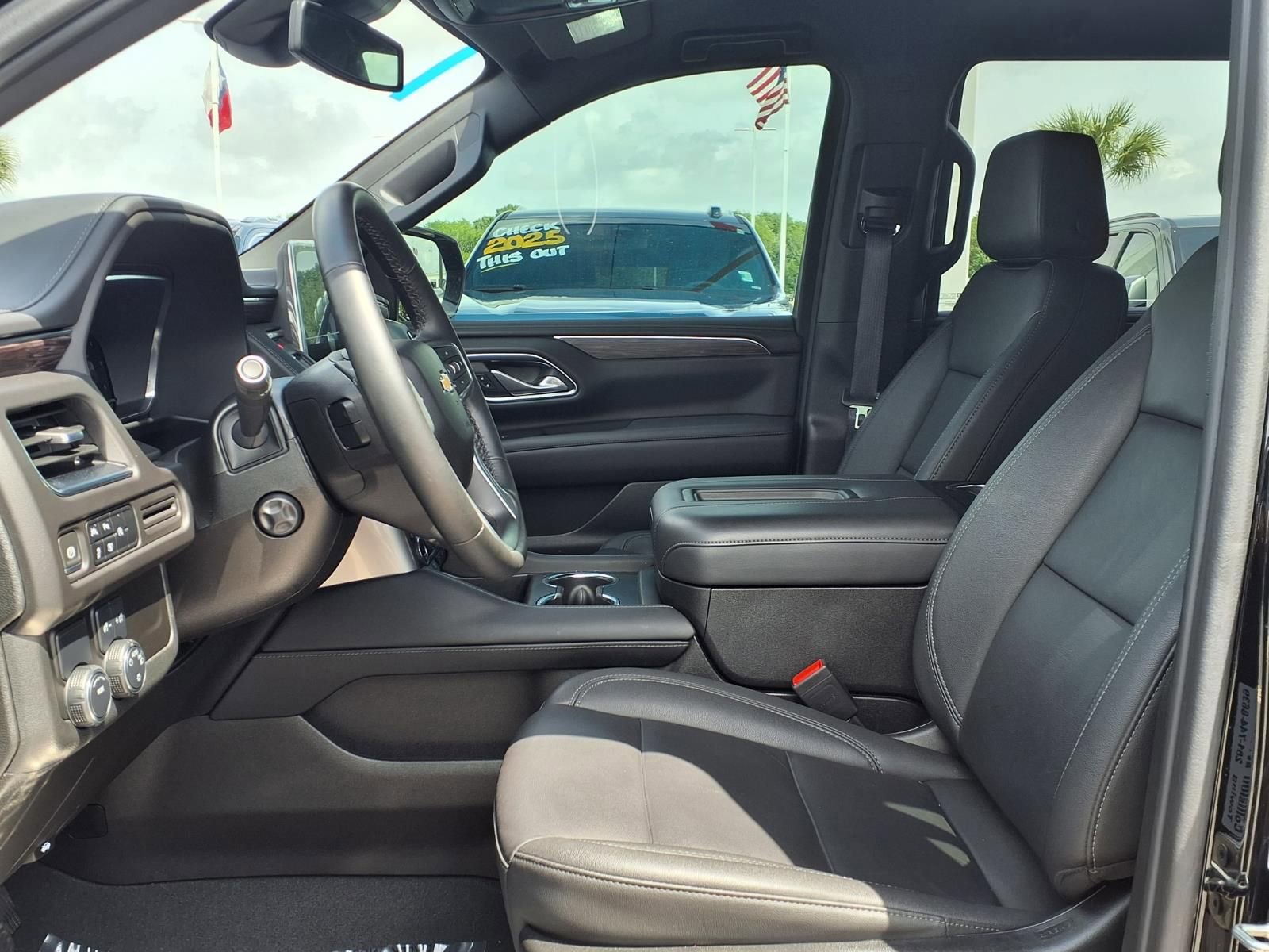 Used 2024 Chevrolet Tahoe LT w/ Luxury Package image 17