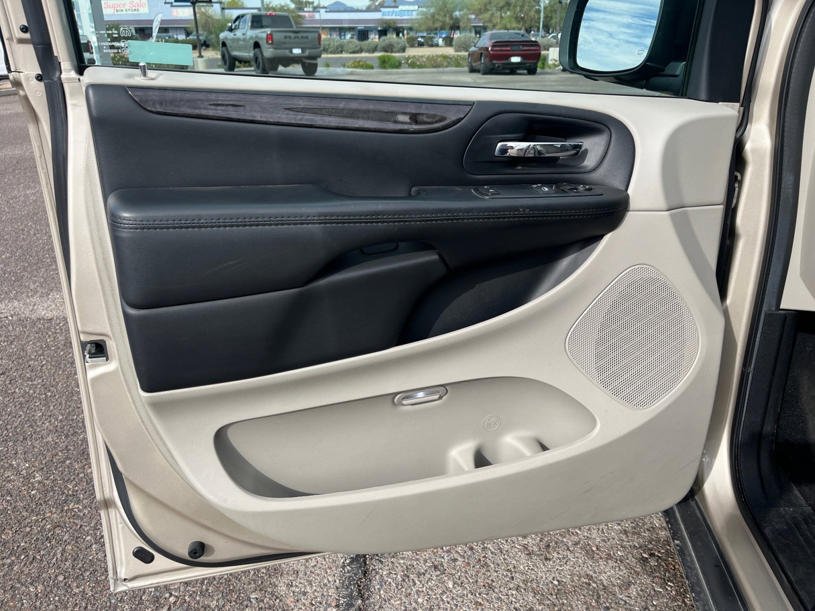 Used 2016 Dodge Grand Caravan American Value Package image 13