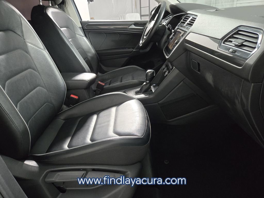 Used 2018 Volkswagen Tiguan SEL Premium image 19