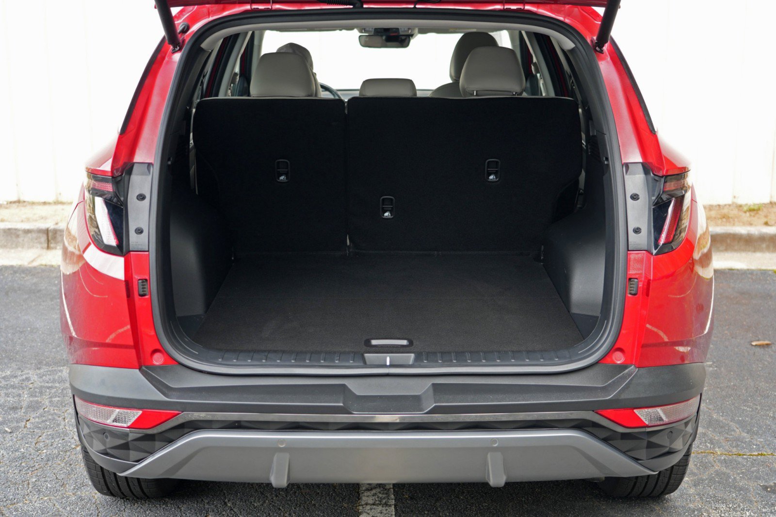 Used 2022 Hyundai Tucson Limited w/ Cargo Package AWD/4WD image 9