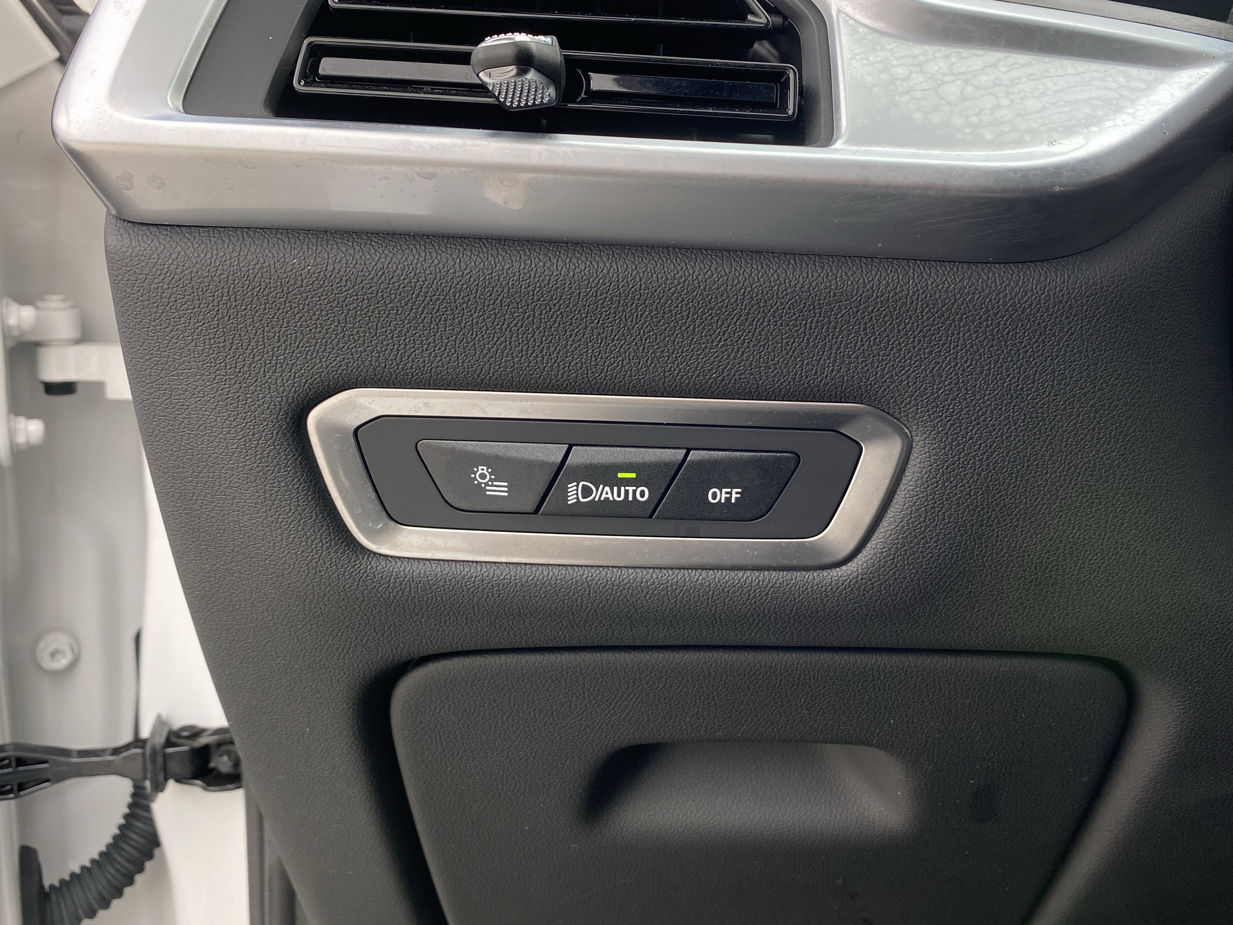 Used 2024 BMW X7 xDrive40i w/ Premium Package image 30