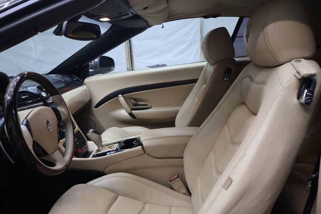Used 2015 Maserati GranTurismo Convertible RWD image 12
