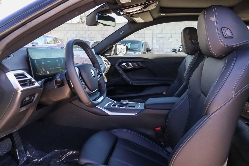 Used 2025 BMW 230i Coupe w/ Premium Package RWD image 19