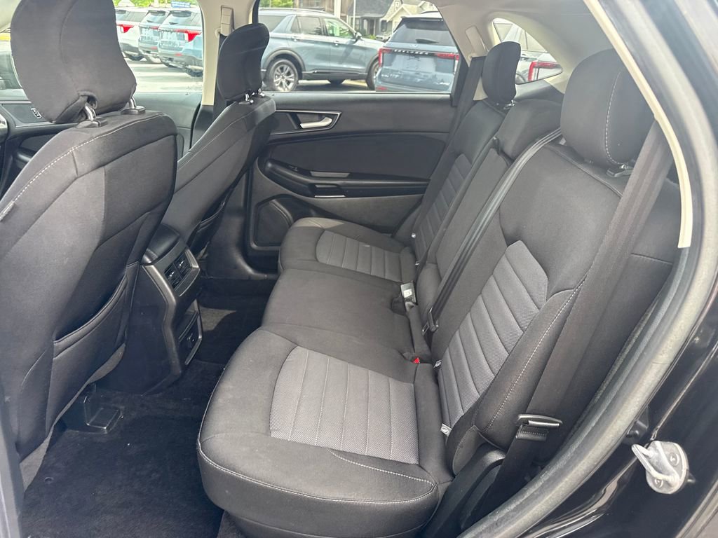 Used 2018 Ford Edge SE FWD image 23