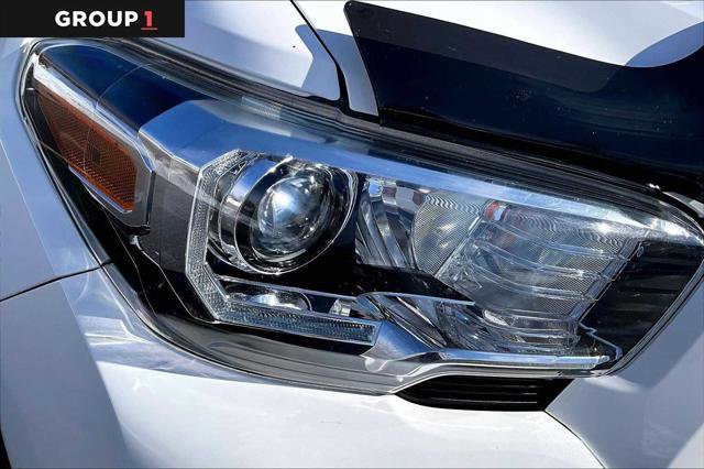 Certified 2018 Toyota Tacoma TRD Off-Road w/ Technology Package AWD/4WD image 27