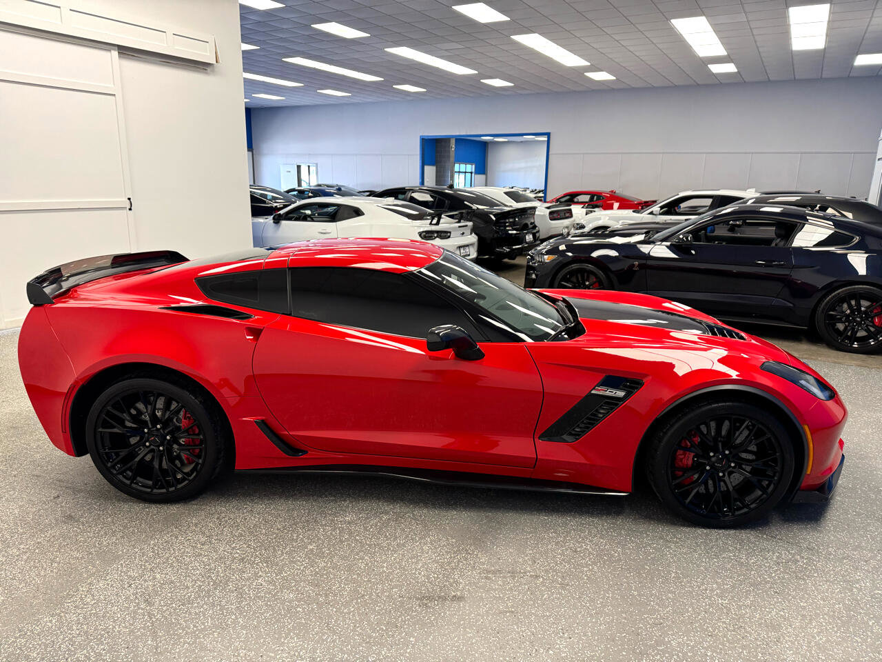 Used 2016 Chevrolet Corvette Z06 w/ 3LZ Preferred Equipment Group image 6