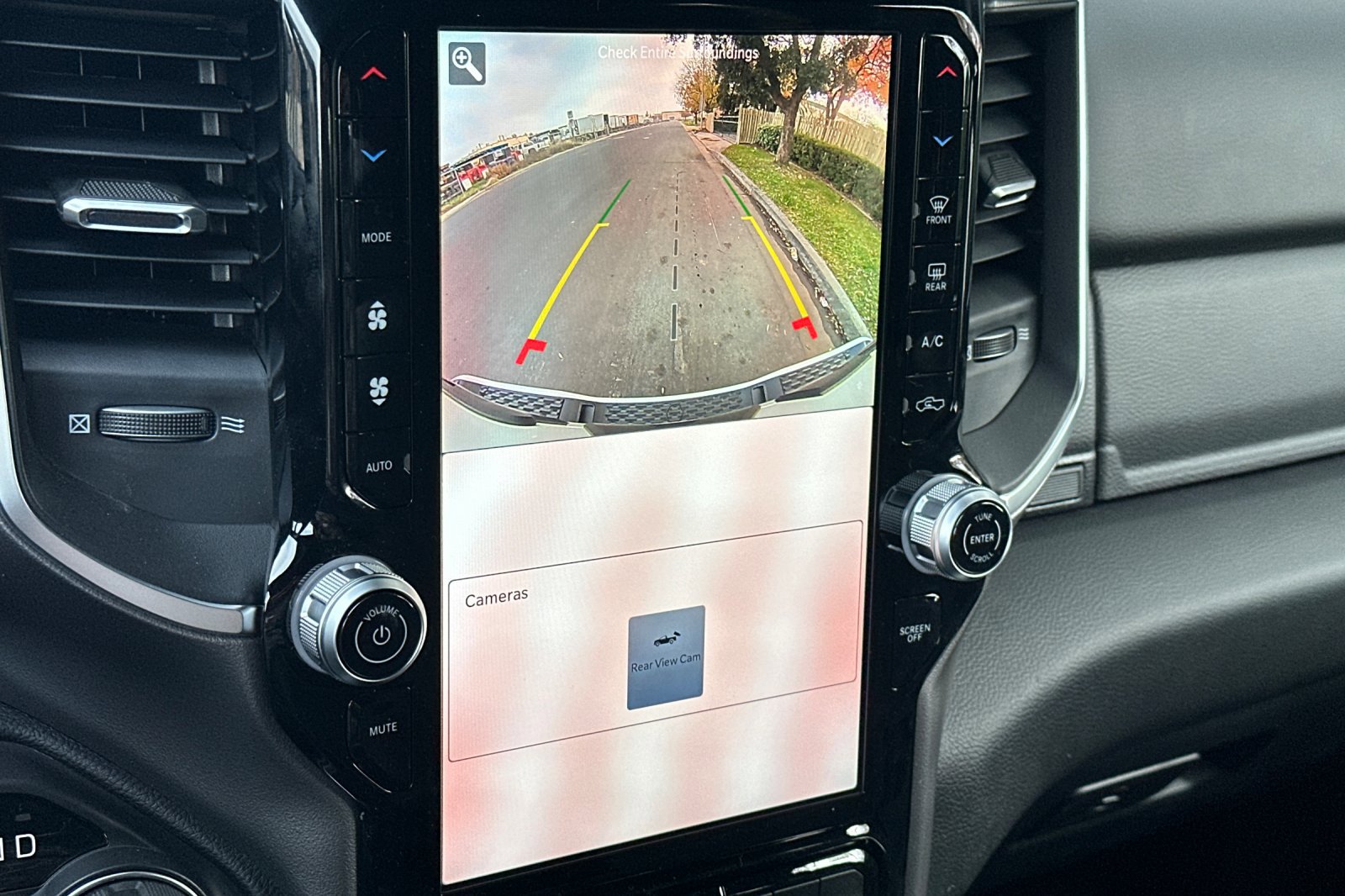 New 2026 RAM 1500 4x4 Crew Cab image 18