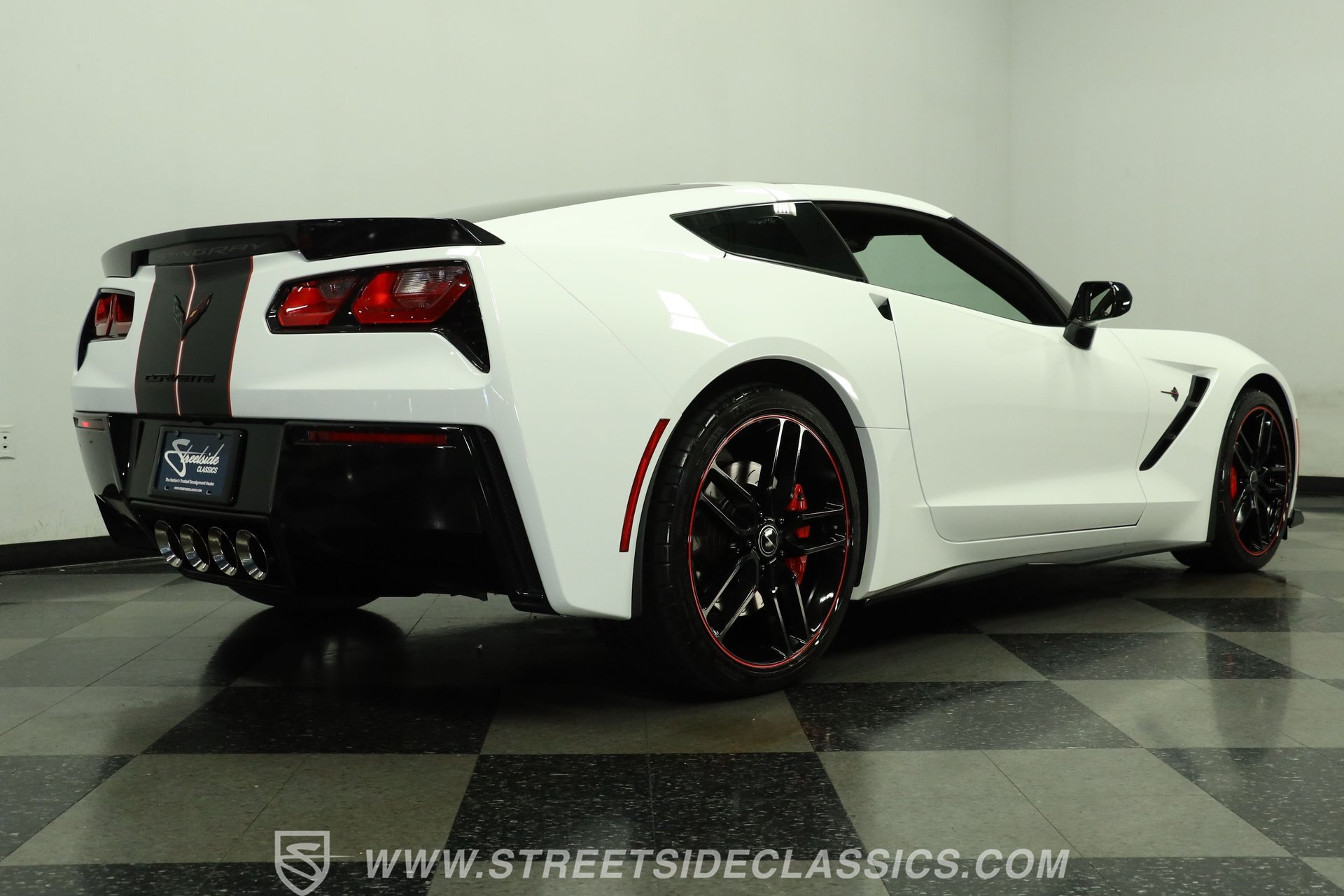 Used 2015 Chevrolet Corvette Stingray Coupe w/ Pacific Design Package RWD image 26