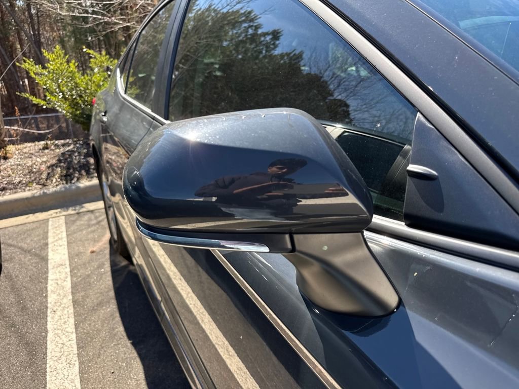 Used 2025 Toyota Camry LE image 11