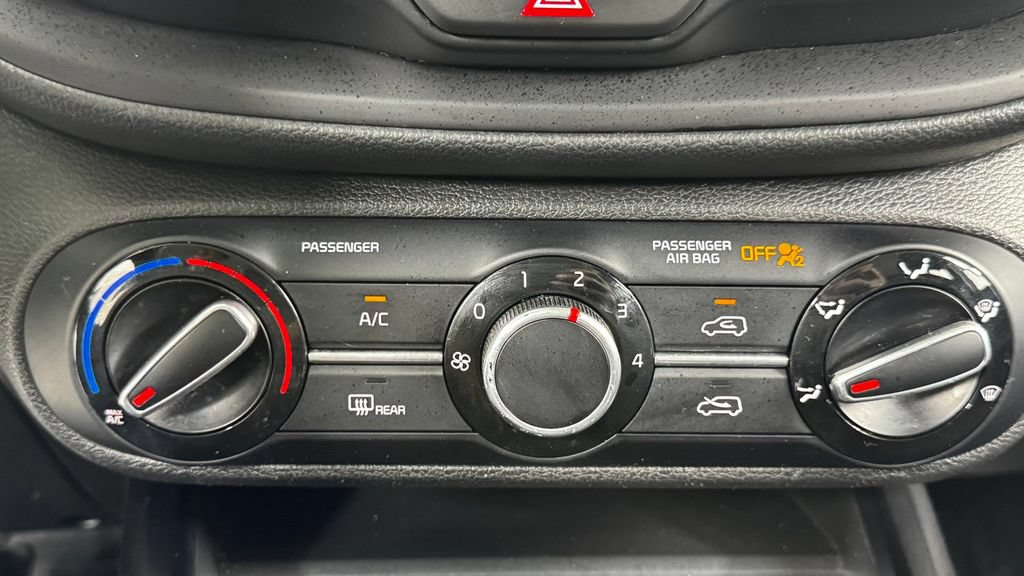 Used 2022 Kia Soul LX w/ Technology Package FWD image 27
