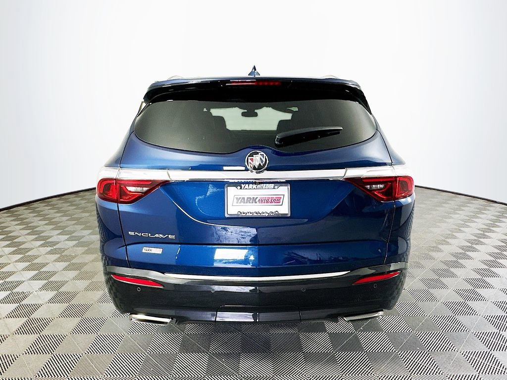 Used 2023 Buick Enclave Essence image 8