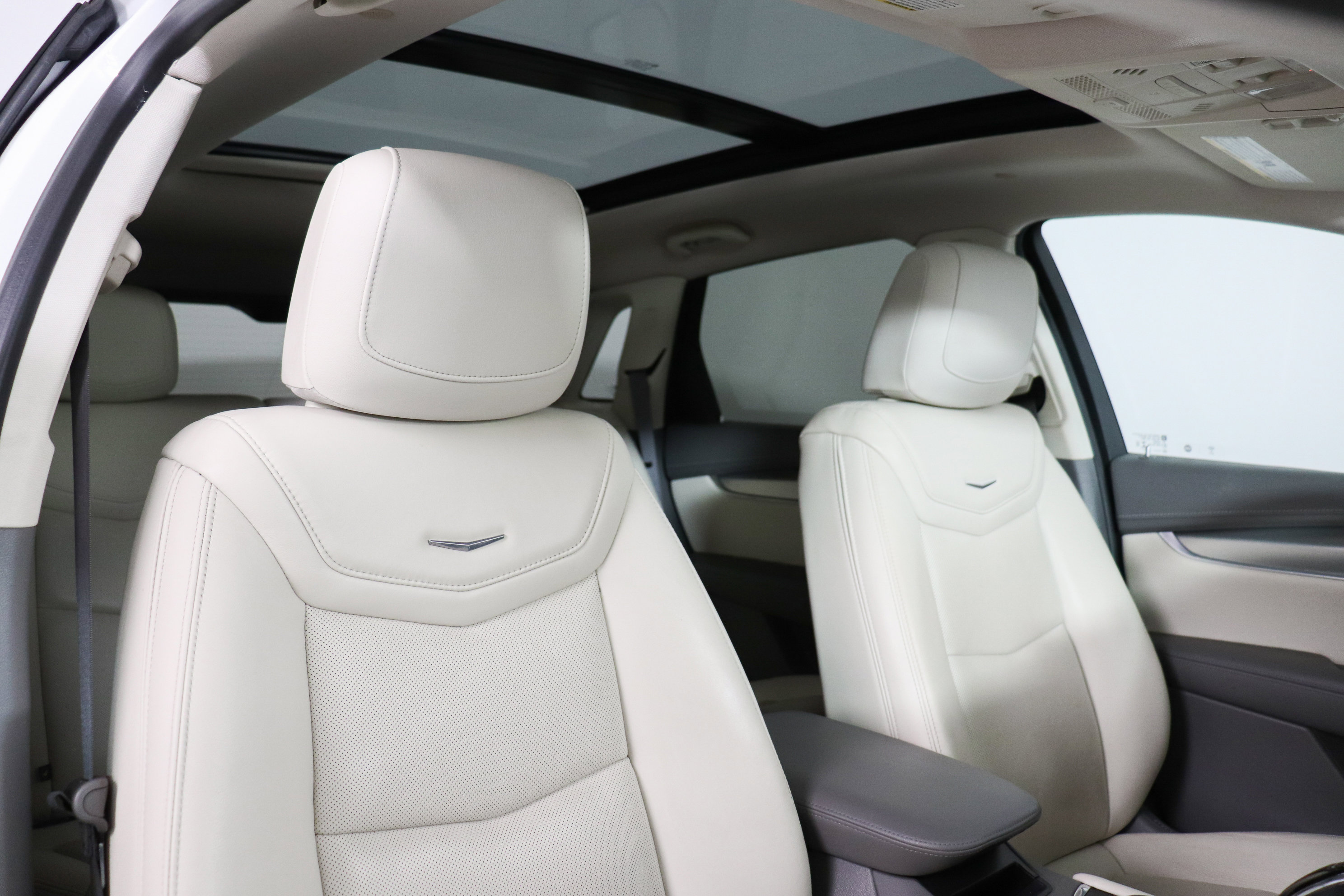 Used 2022 Cadillac XT5 Premium Luxury AWD/4WD image 15