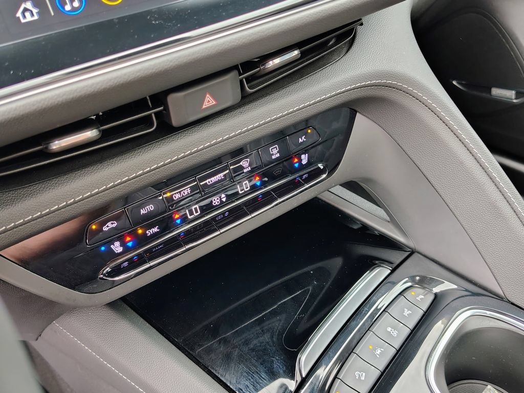 Certified 2023 Buick Envision Avenir AWD/4WD image 23