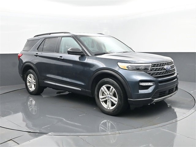 Used 2023 Ford Explorer XLT w/ Equipment Group 202A image 3