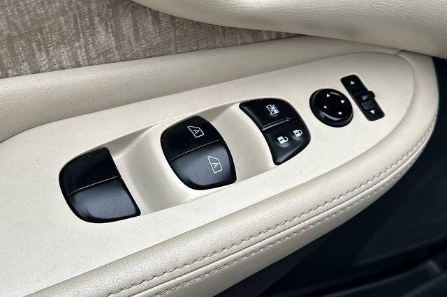 Used 2023 Nissan Murano SV image 12