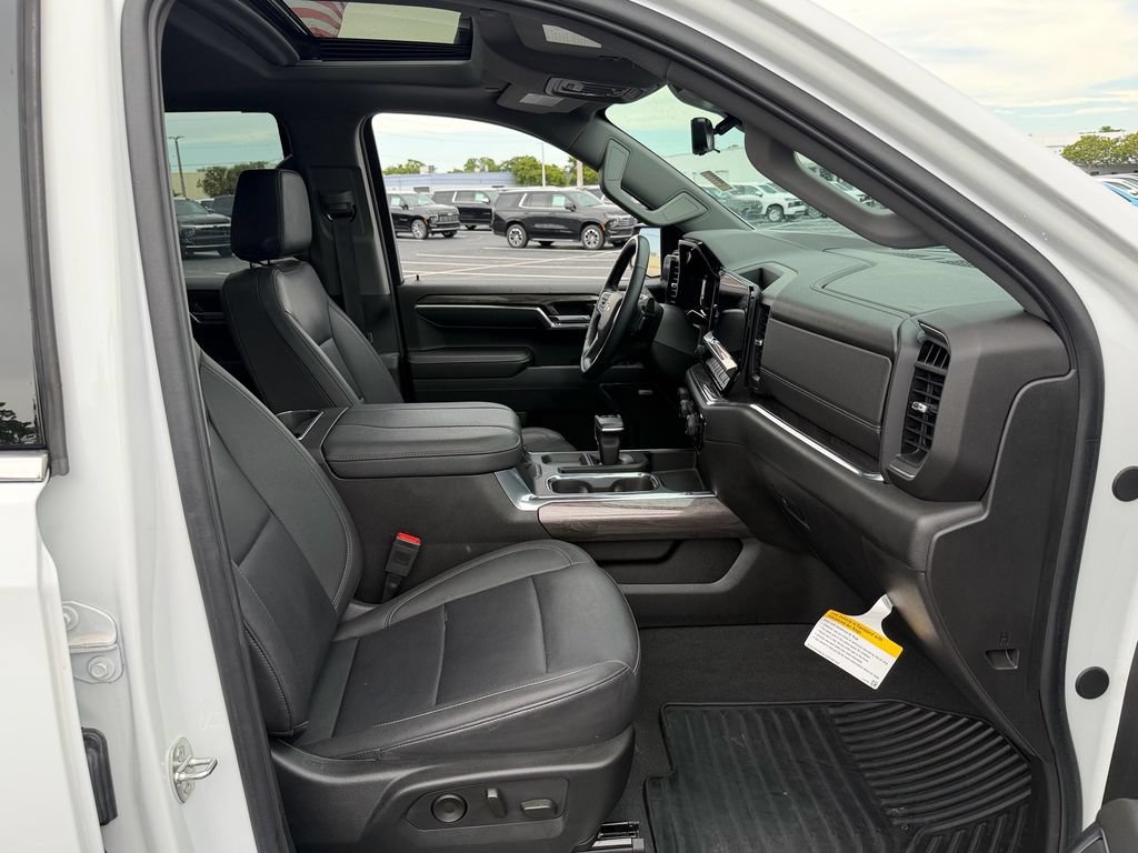 Certified 2024 Chevrolet Silverado 1500 LTZ w/ LTZ Premium Package RWD image 17