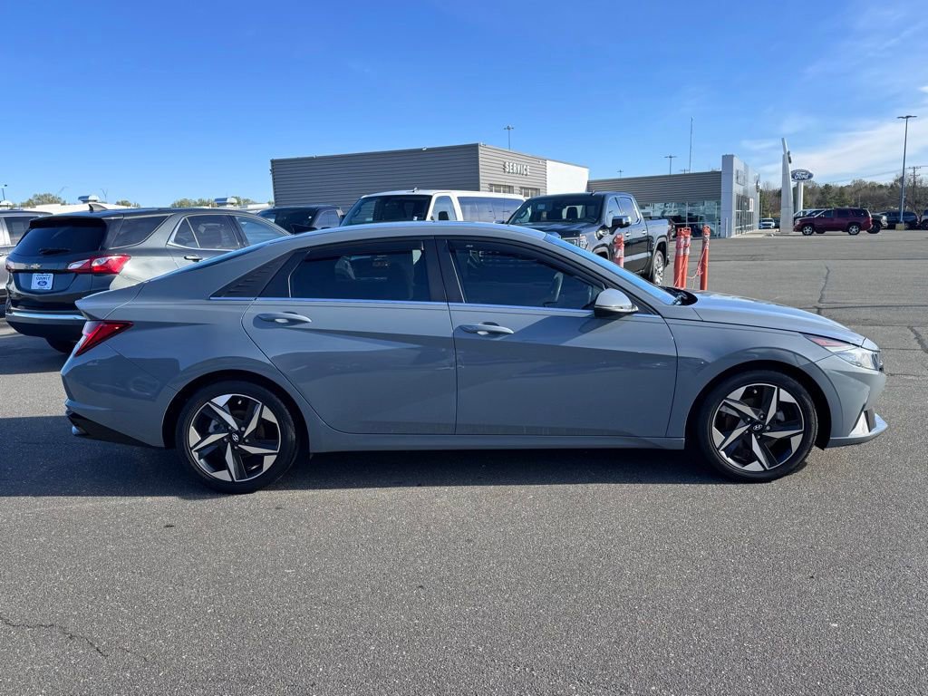 Used 2022 Hyundai Elantra SEL w/ Convenience + Premium Package image 25