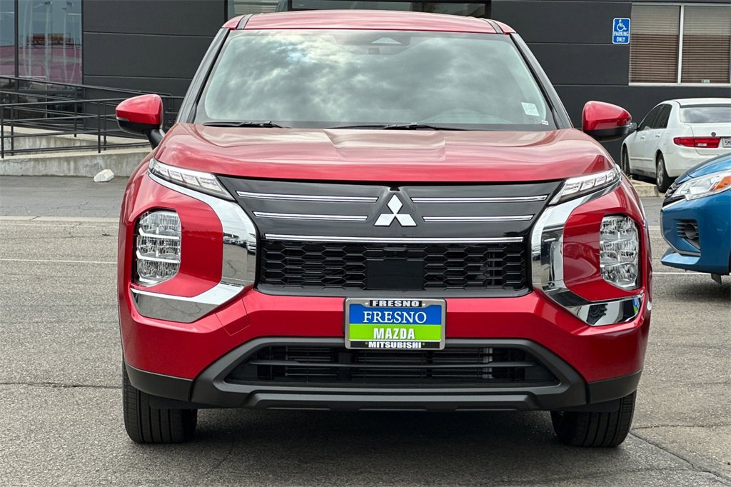 New 2025 Mitsubishi Outlander ES image 10