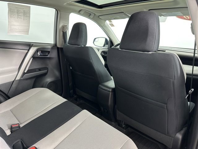 Used 2016 Toyota RAV4 XLE AWD/4WD image 28