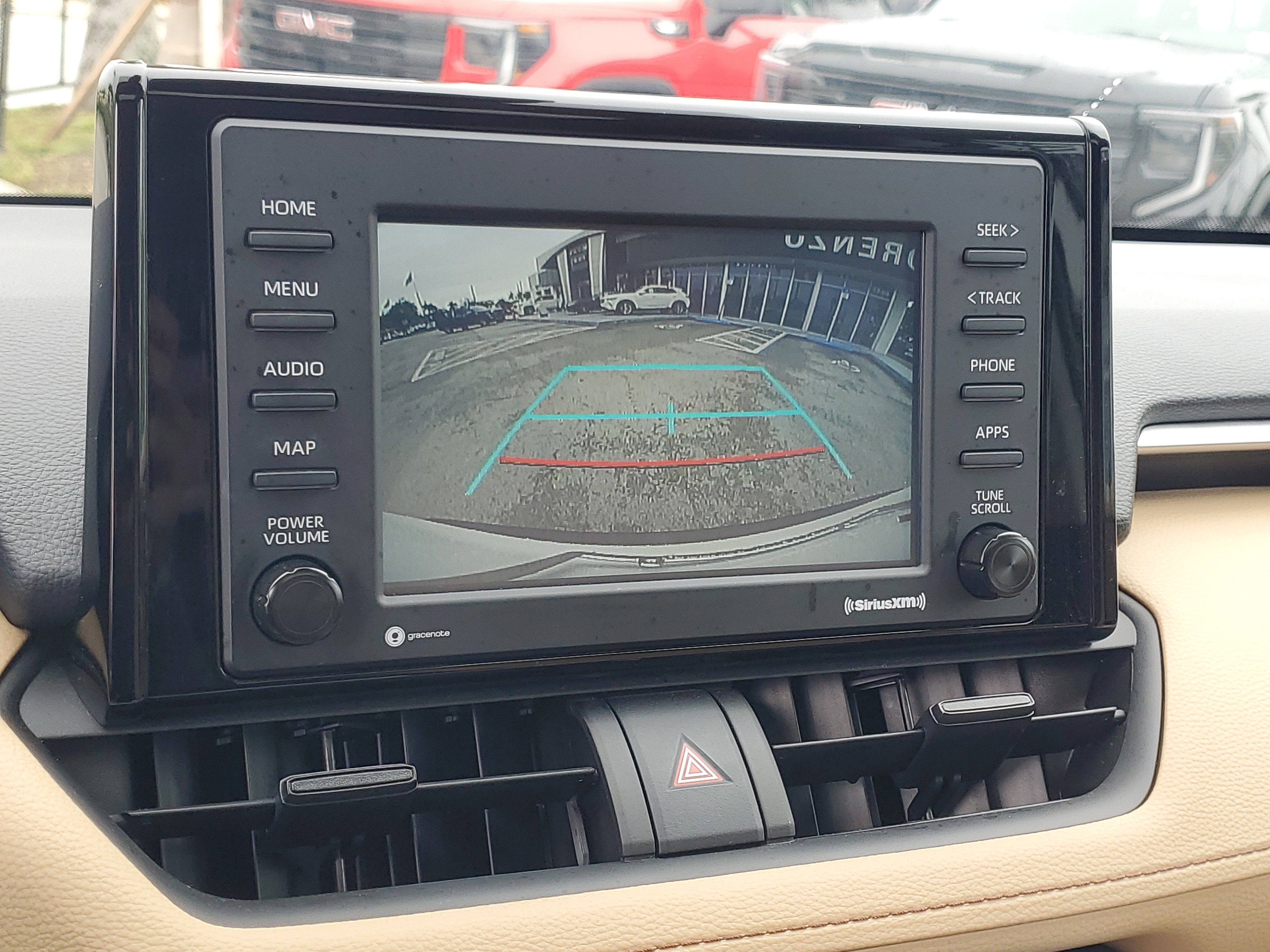 Used 2022 Toyota RAV4 XLE w/ Convenience Package image 10