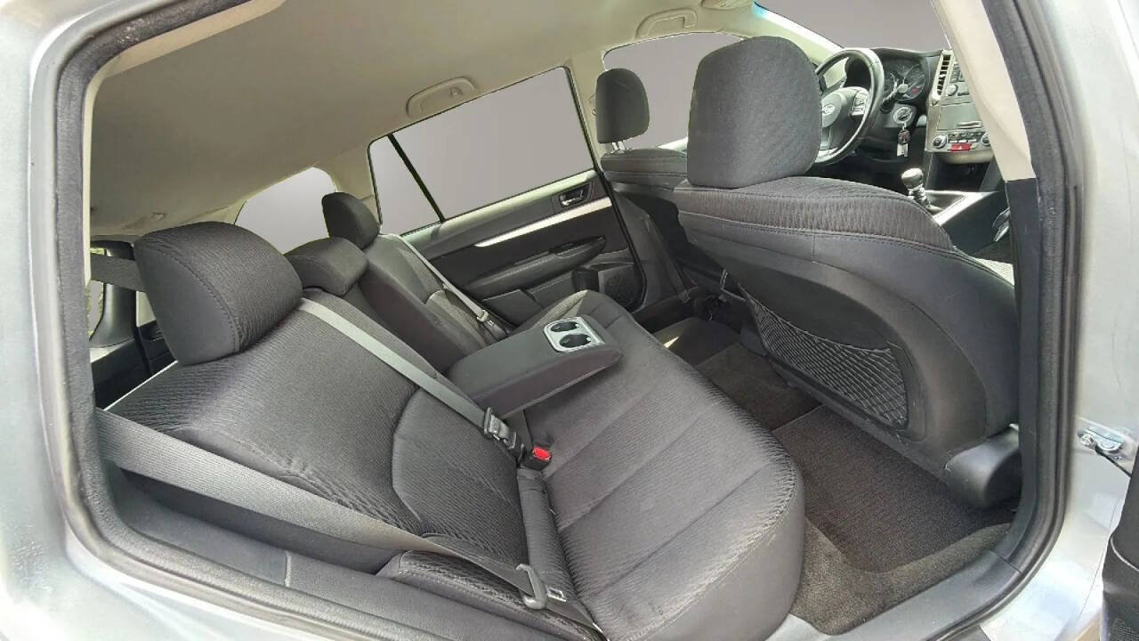 Used 2012 Subaru Outback 2.5i Premium w/ All-Weather Pkg AWD/4WD image 15
