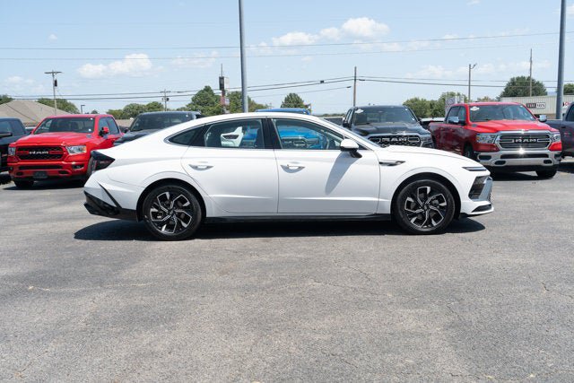 Used 2025 Hyundai Sonata SEL FWD image 6