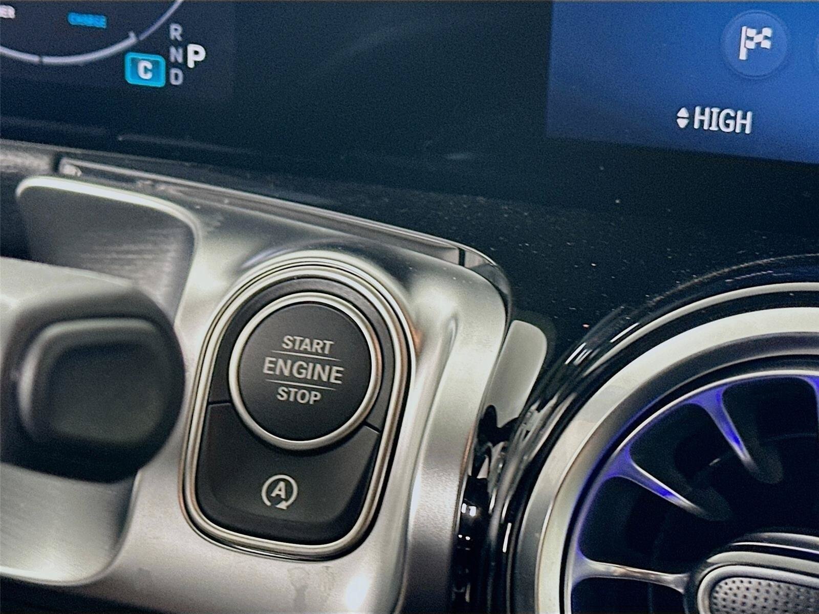 Used 2026 Mercedes-Benz GLB 250 4MATIC image 16