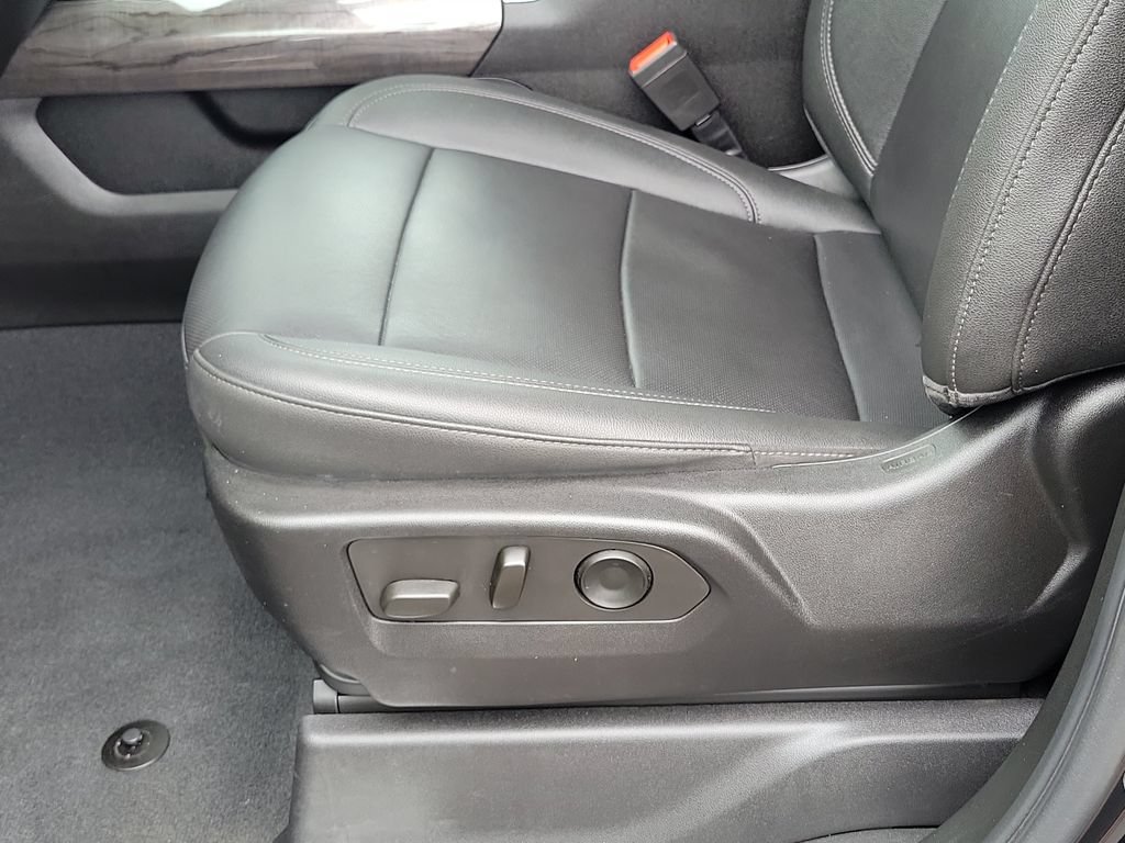 Used 2022 Chevrolet Silverado 1500 LTZ w/ LTZ Convenience Package II AWD/4WD image 17
