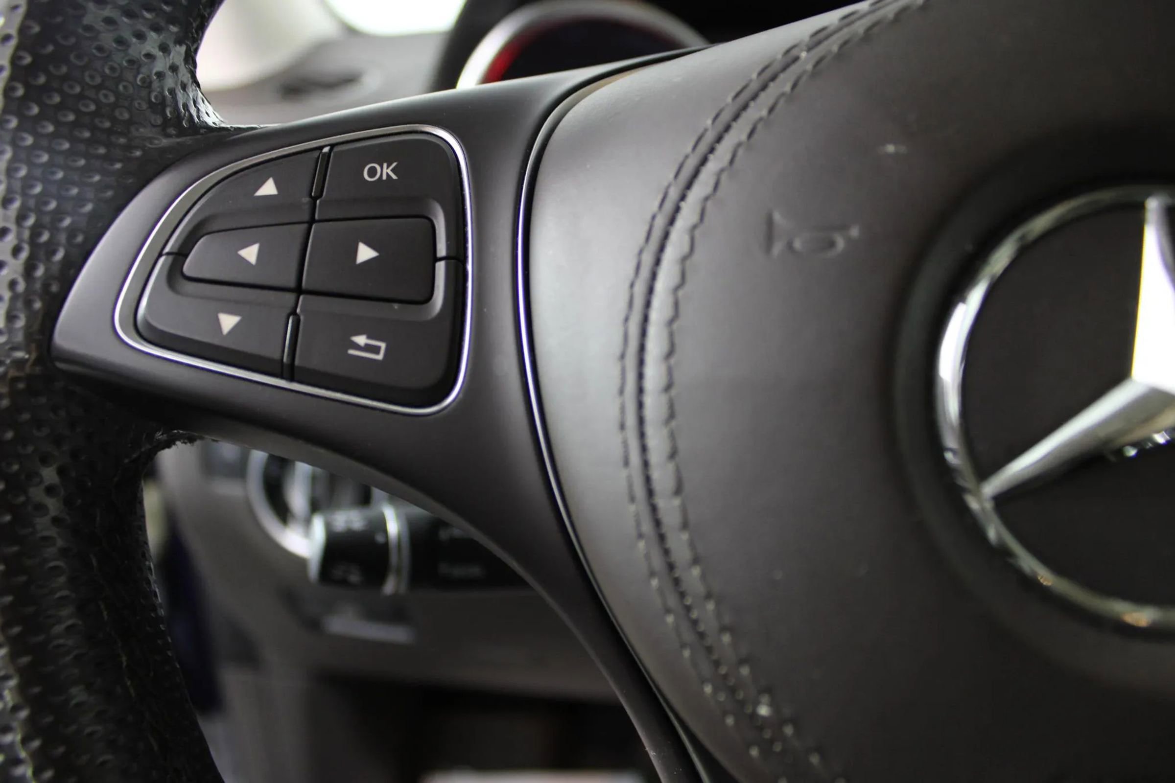 Used 2019 Mercedes-Benz GLS 450 4MATIC image 16