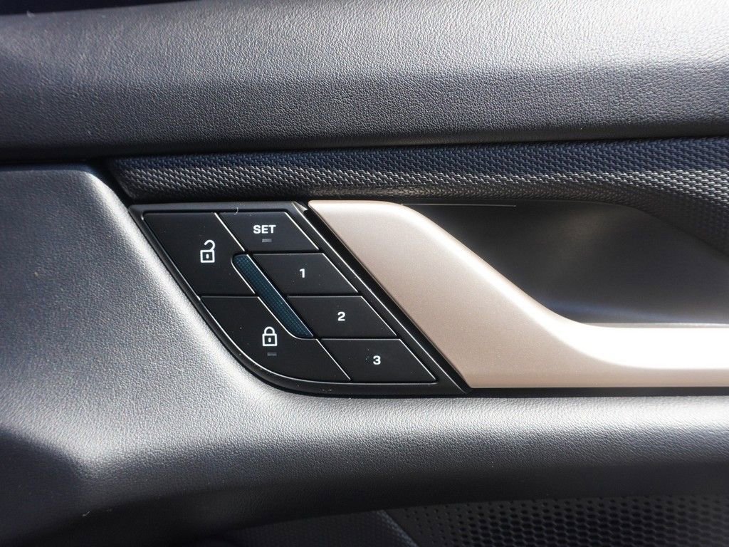 Used 2022 Porsche Taycan RWD image 46