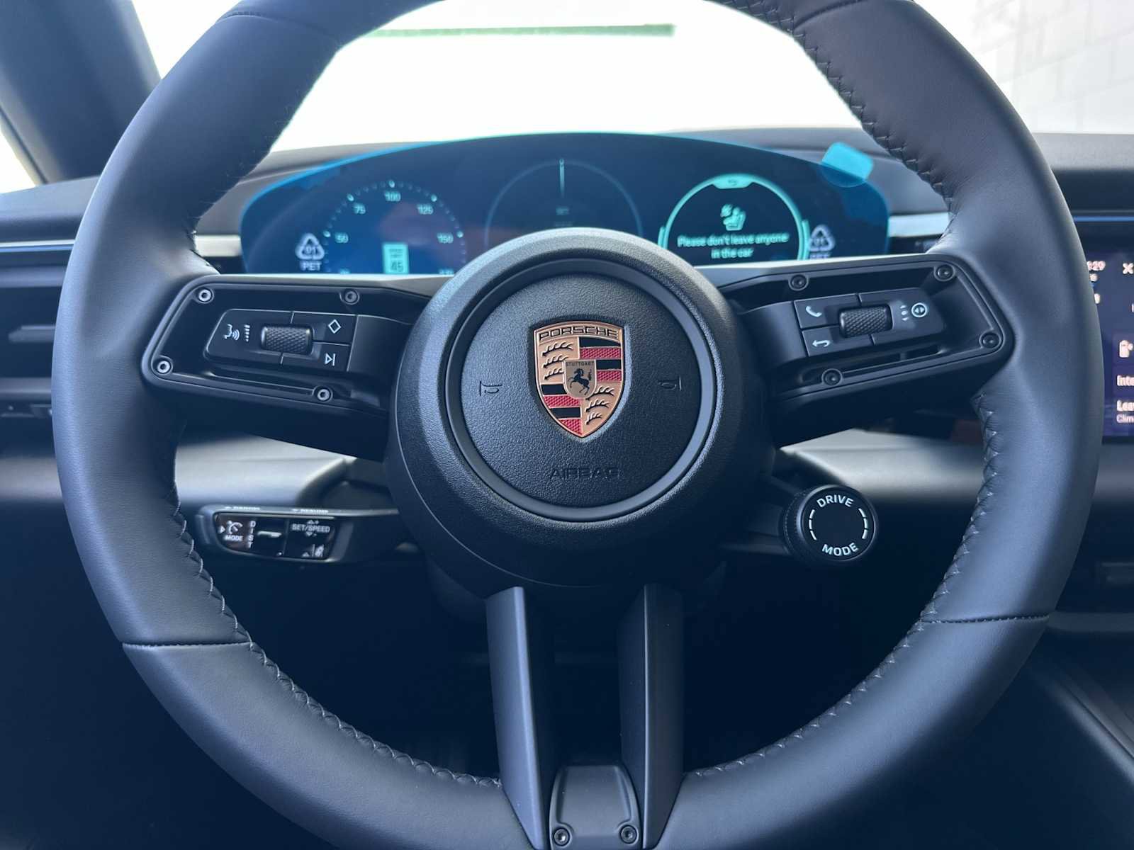 New 2025 Porsche Macan Electric RWD image 24