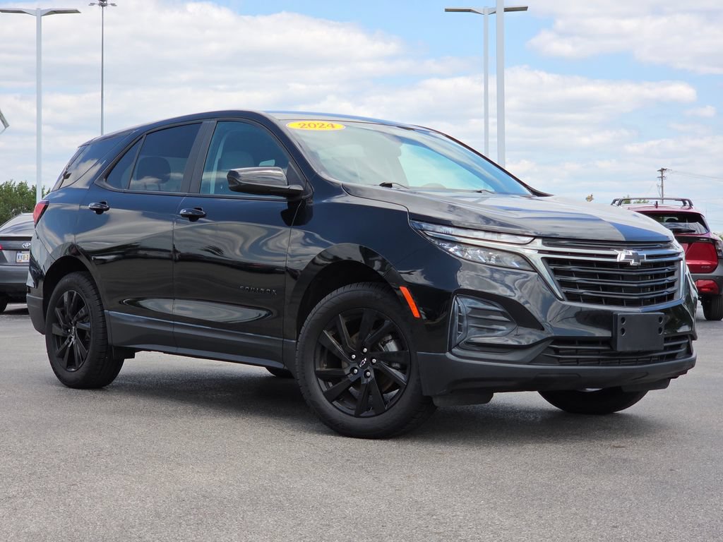Used 2024 Chevrolet Equinox LS w/ LS Convenience Package AWD/4WD image 2