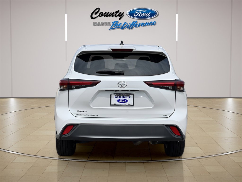 Used 2024 Toyota Highlander LE image 11