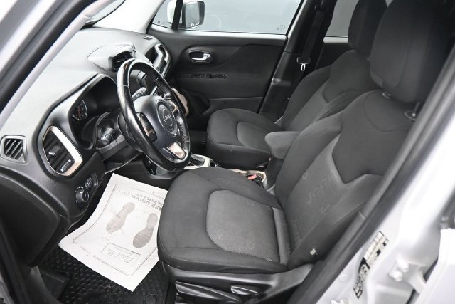 Used 2017 Jeep Renegade Latitude w/ Cold Weather Group AWD/4WD image 22