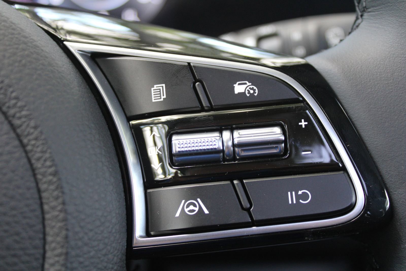 New 2026 Kia Seltos EX FWD image 28