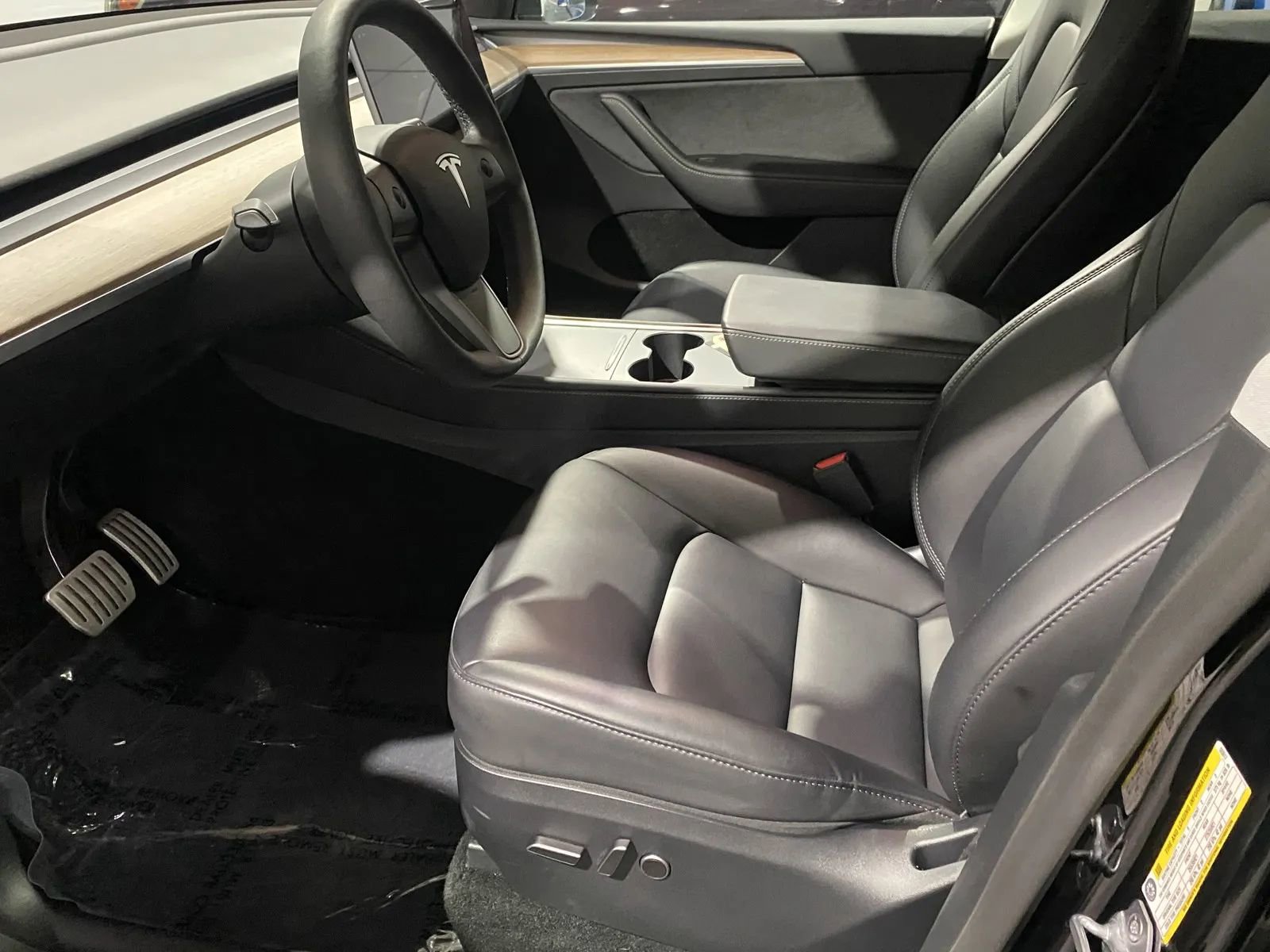 Used 2023 Tesla Model Y Performance image 11