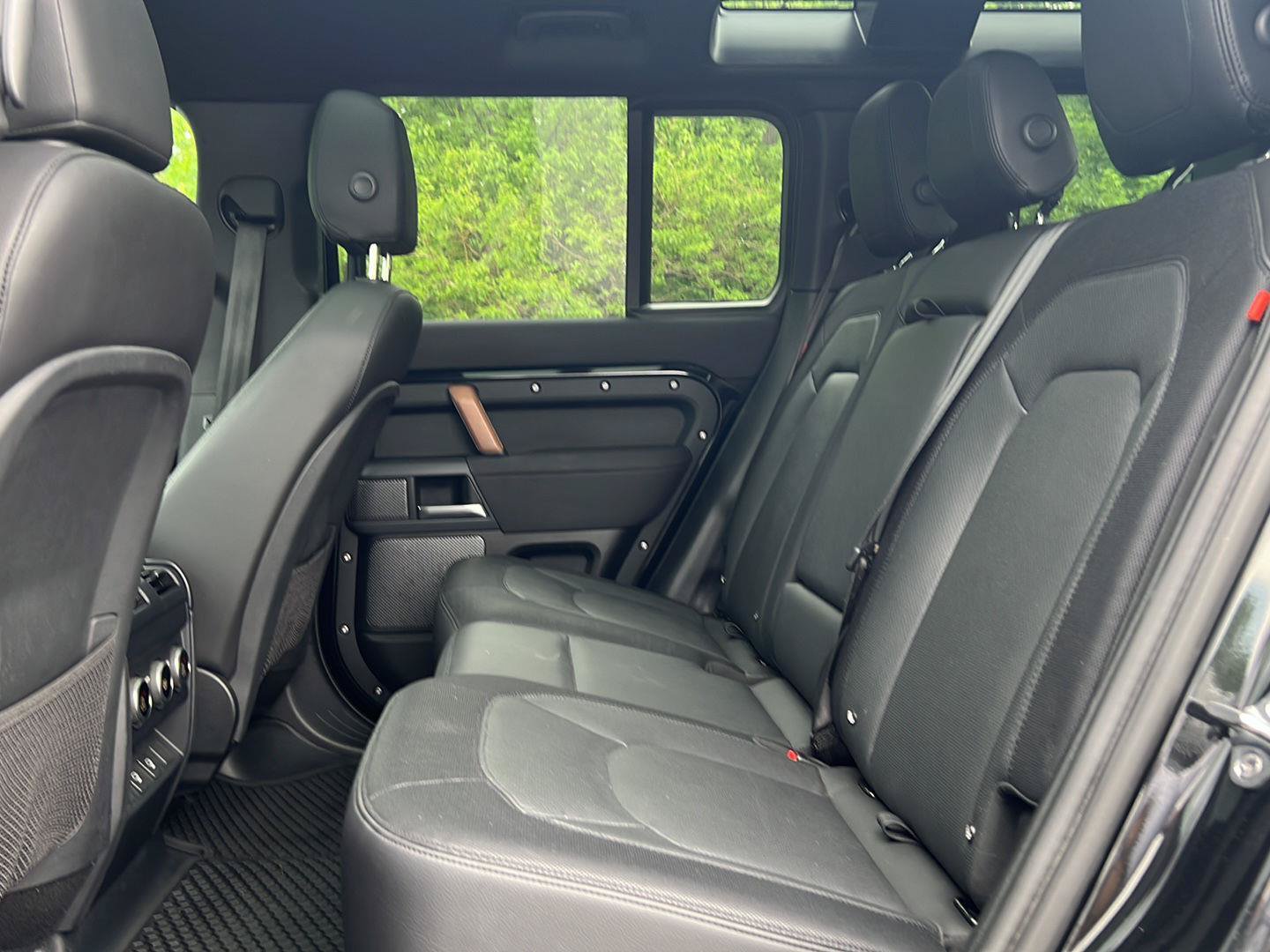 Certified 2023 Land Rover Defender 110 X-Dynamic SE AWD/4WD image 30