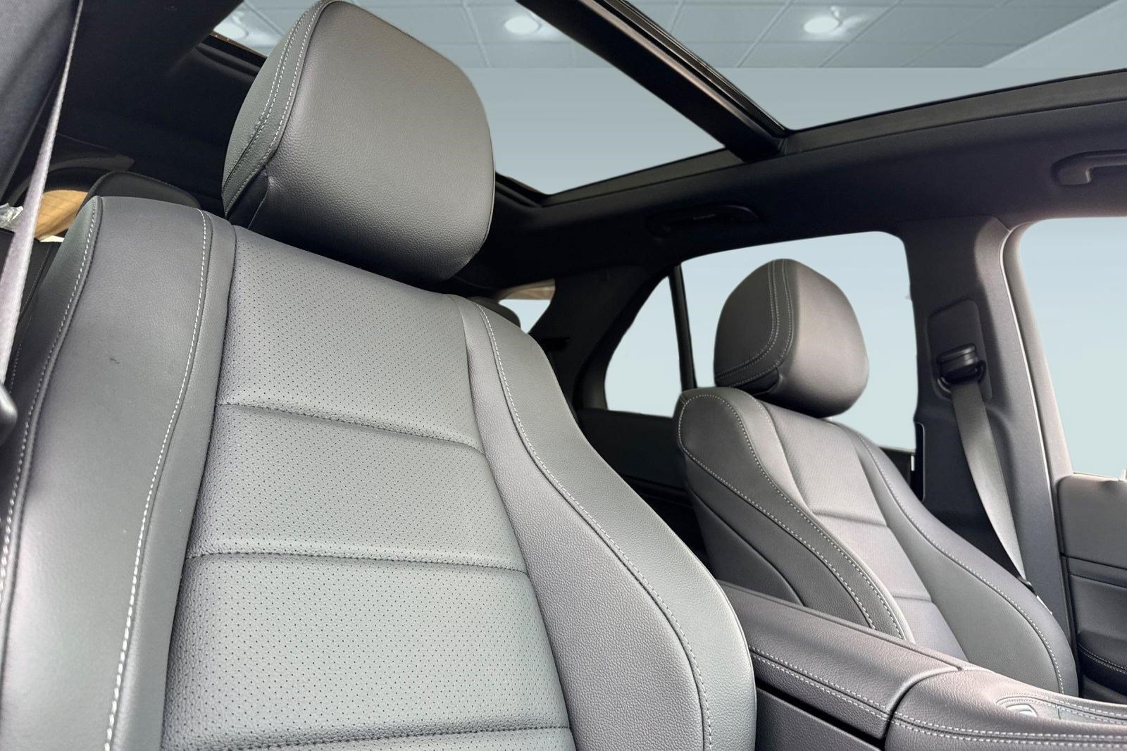 New 2026 Mercedes-Benz GLE 450e 4MATIC image 23