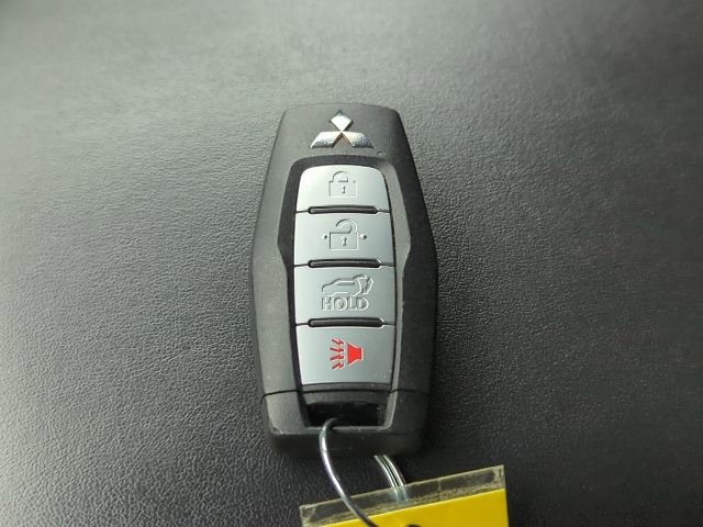 Used 2024 Mitsubishi Outlander SE image 18