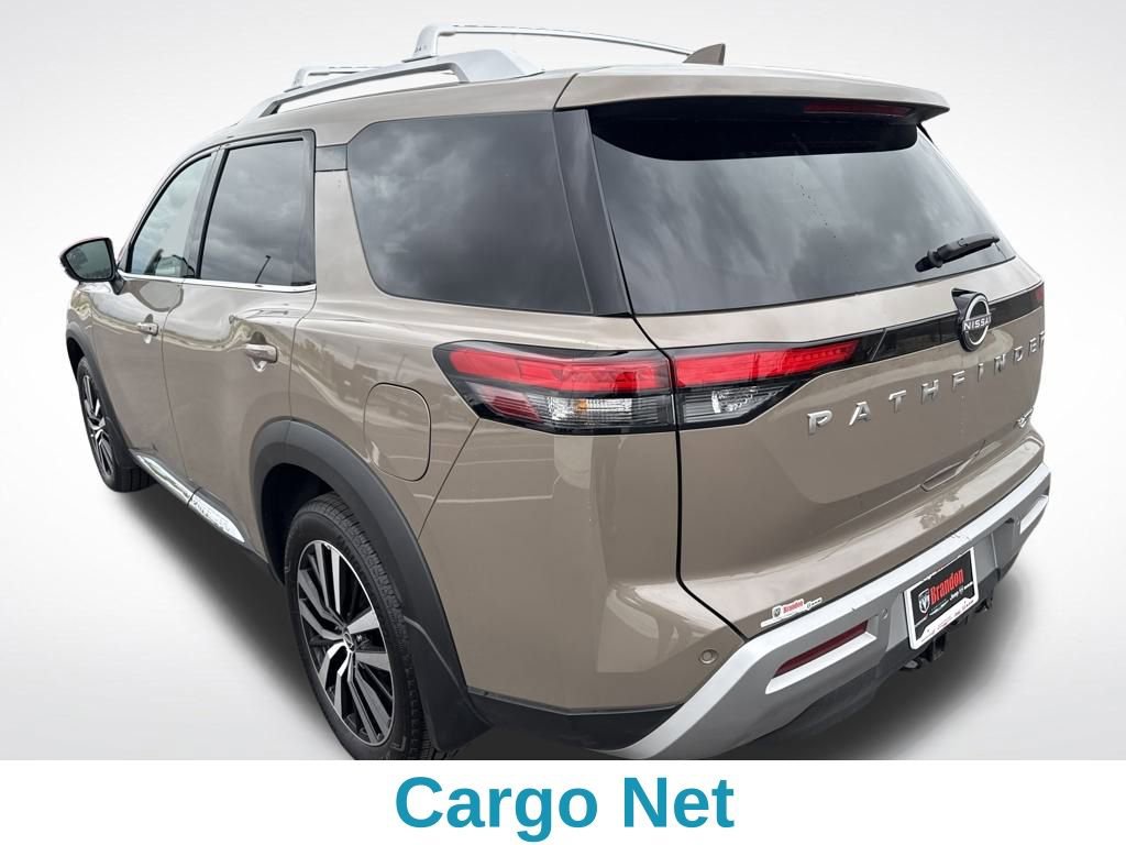 Used 2025 Nissan Pathfinder Platinum image 12