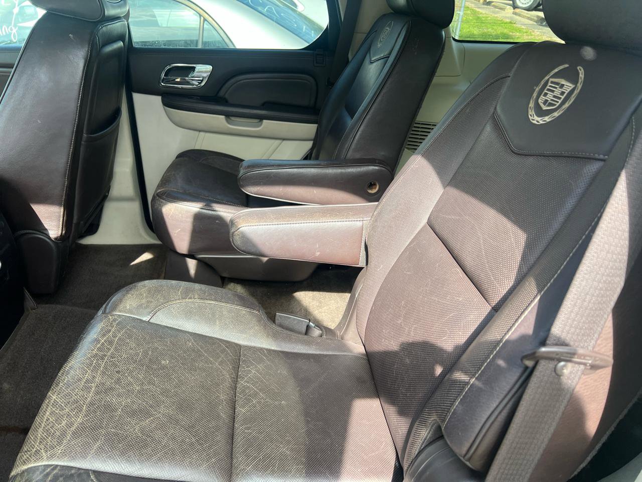 Used 2014 Cadillac Escalade Platinum AWD/4WD image 10