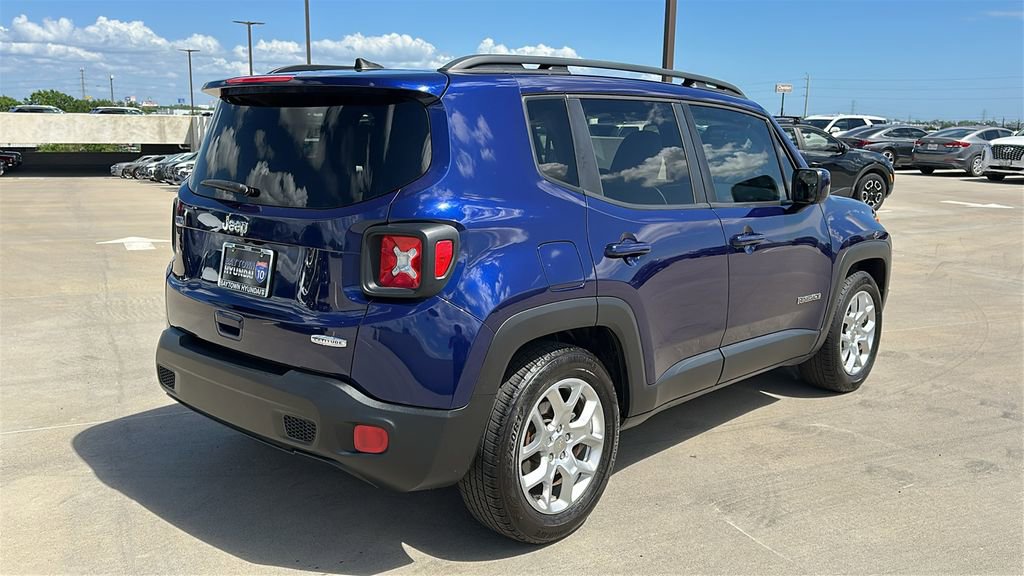Used 2018 Jeep Renegade Latitude w/ Popular Equipment Group image 12