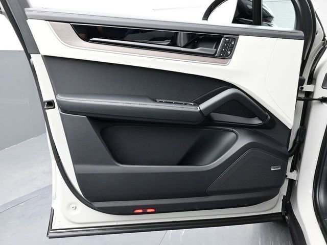 New 2026 Porsche Cayenne E-Hybrid image 7