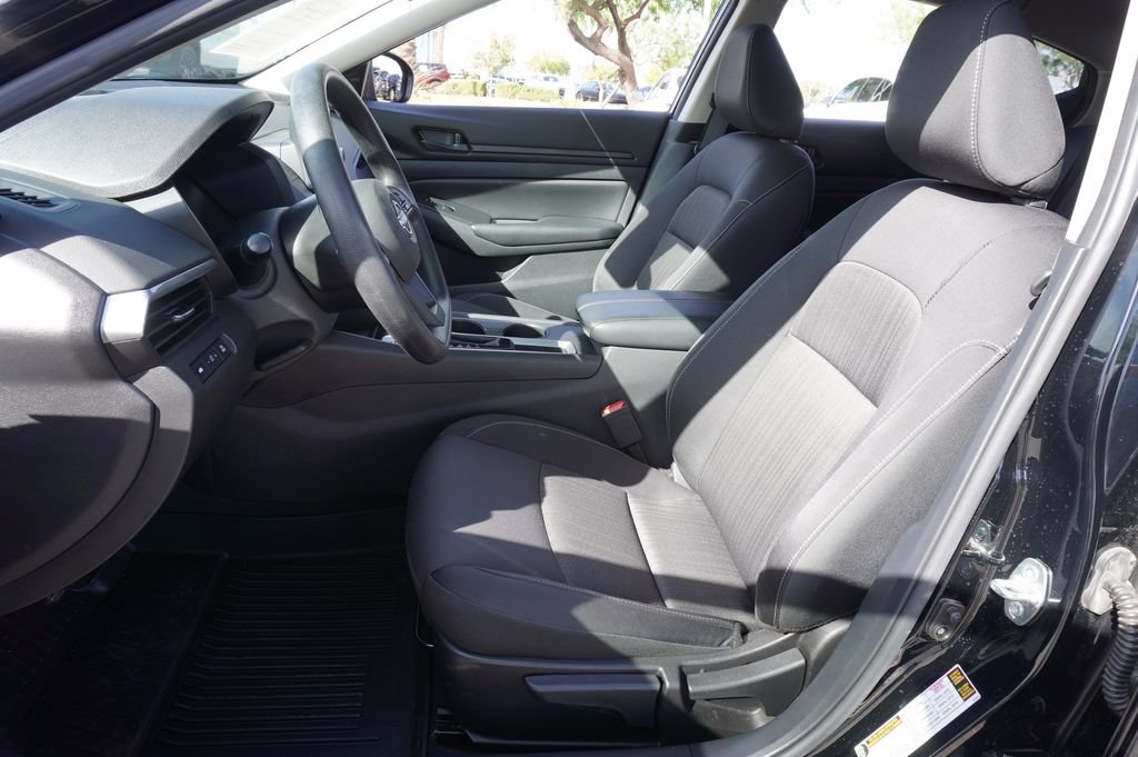 Used 2025 Nissan Altima 2.5 S FWD image 13