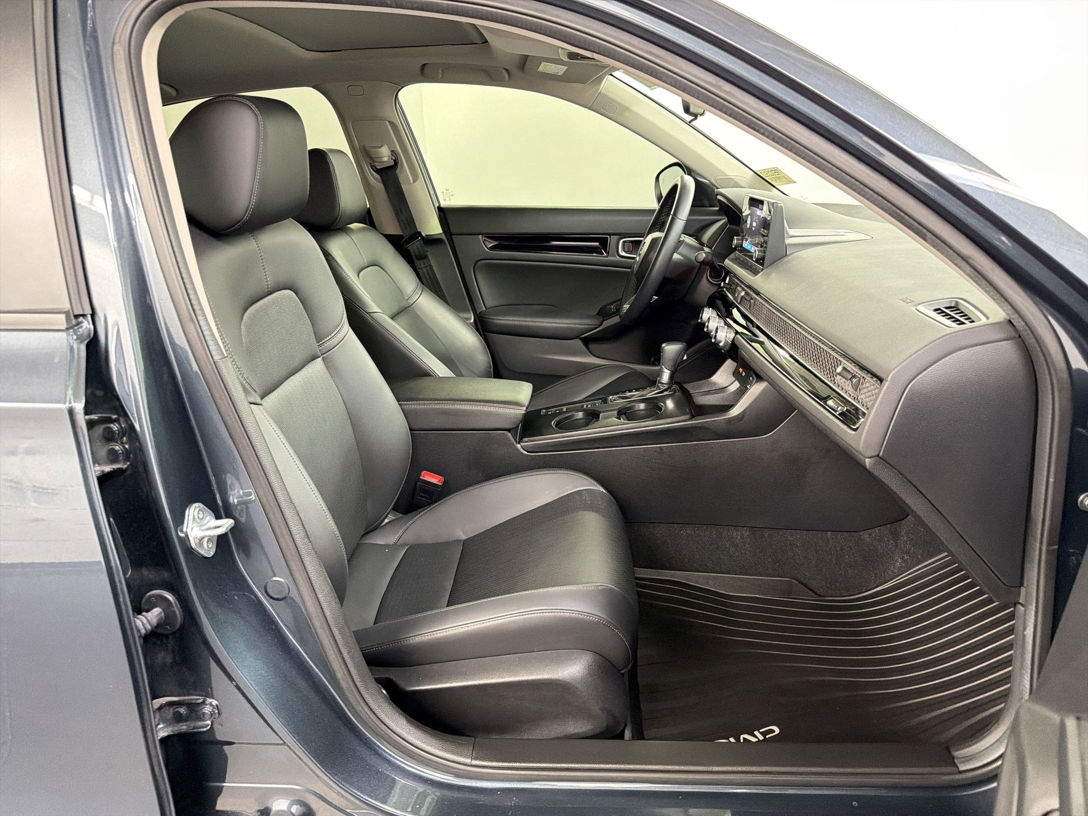 Certified 2024 Honda Civic EX-L image 30