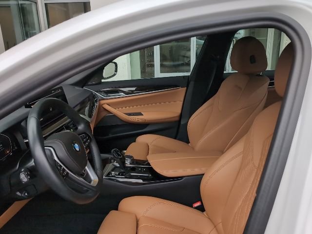 Used 2023 BMW 530i xDrive w/ Premium Package image 13