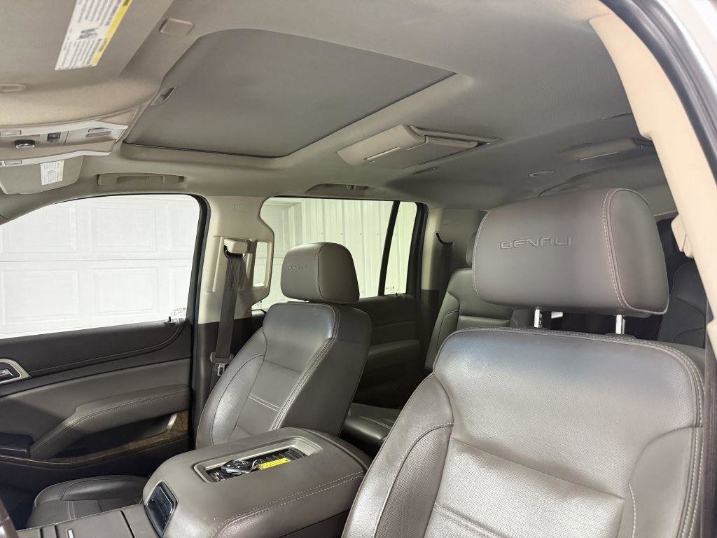 Used 2019 GMC Yukon XL Denali w/ Denali Ultimate Package image 12