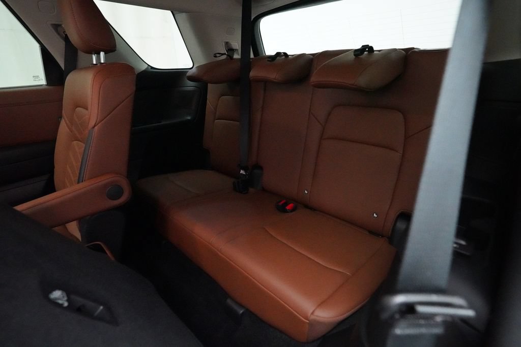 Used 2025 Nissan Pathfinder Platinum AWD/4WD image 17