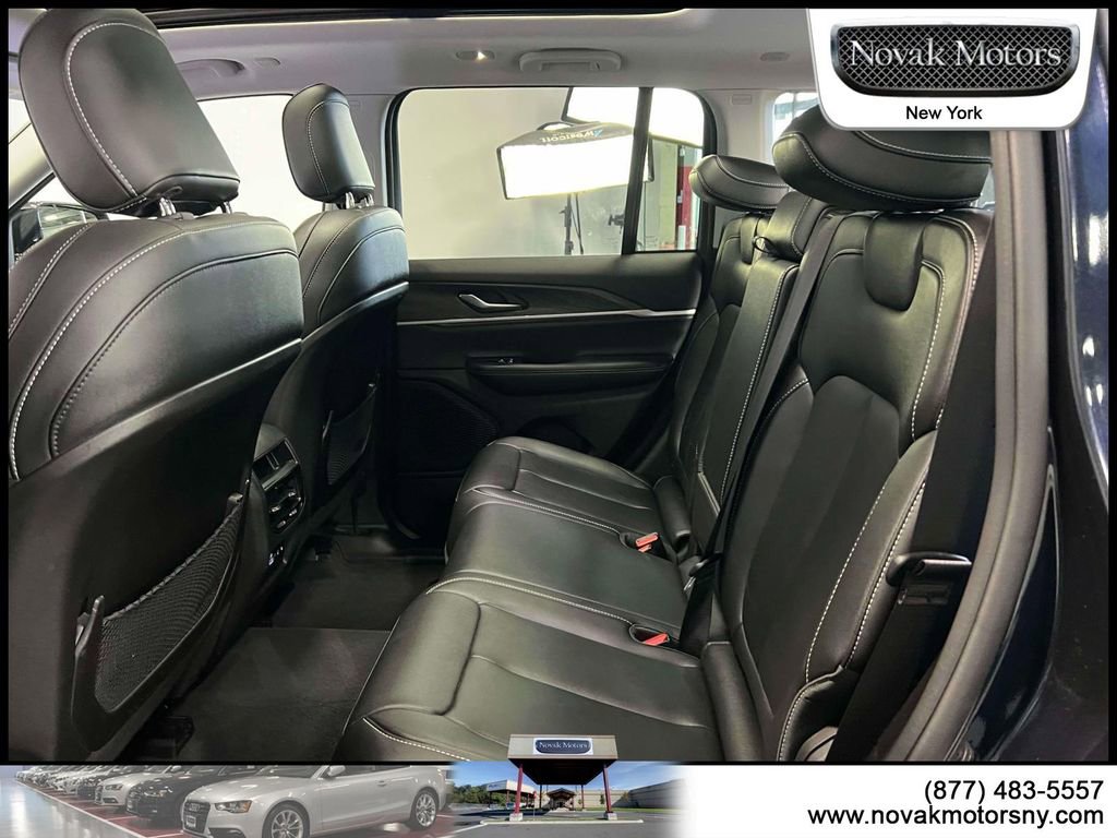 Used 2023 Jeep Grand Cherokee Limited w/ Trailer Tow Prep Group (B) AWD/4WD image 13
